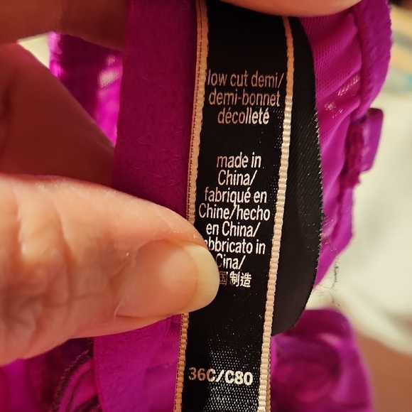 Victoria's Secret Fuchsia Lace Bra - Picture 3 of 5